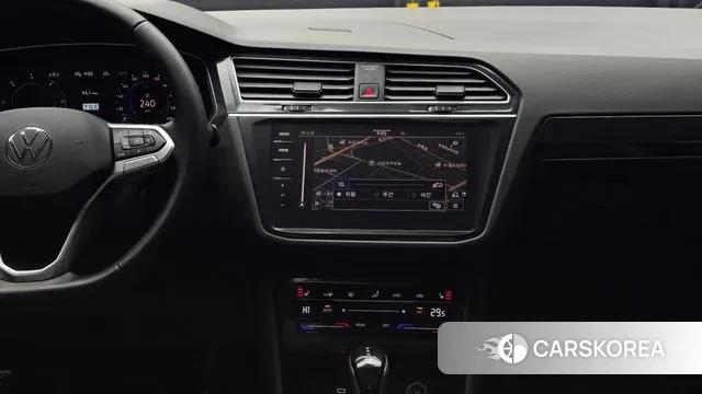 Volkswagen Tiguan second Generation 2022 Белый из Кореи, фото 6