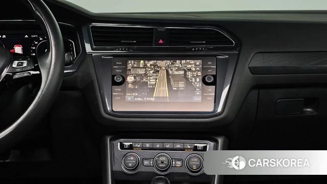 Volkswagen Tiguan Allspace 2020 Серебряный из Кореи, фото 6
