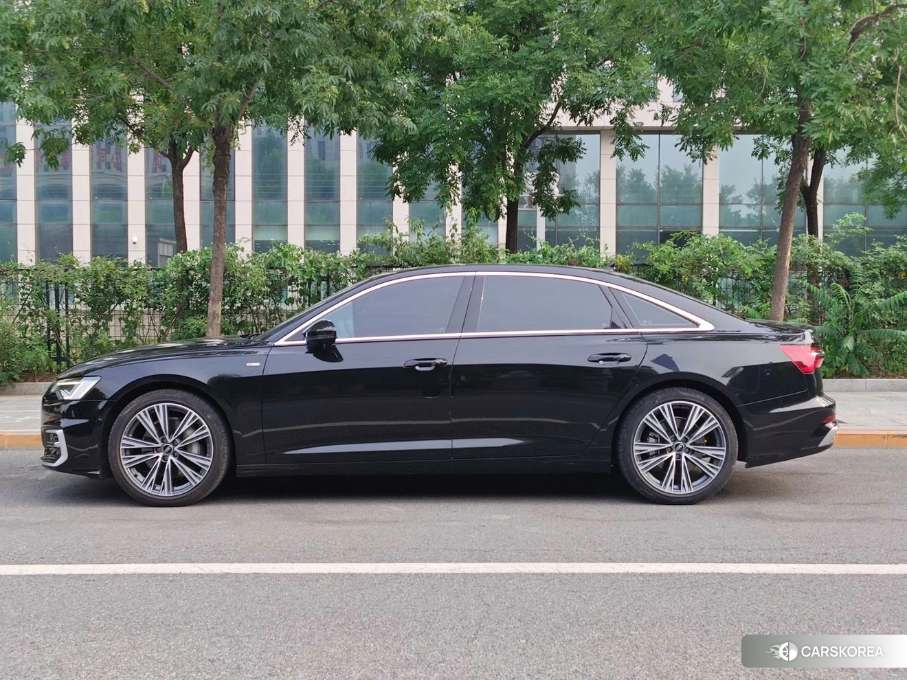 Audi A6L 2023 Черный из Китая, фото 6