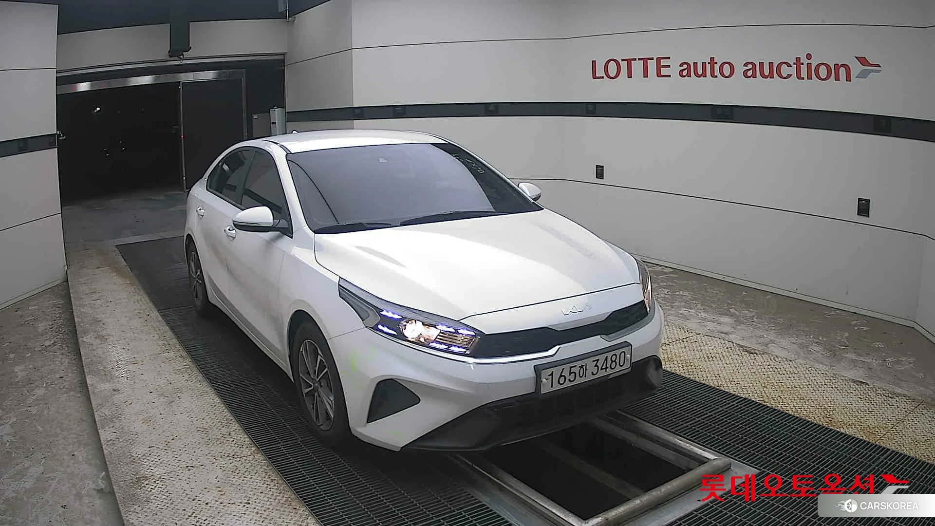 Kia K3 2022 Snow White Pearl из Кореи, фото 6