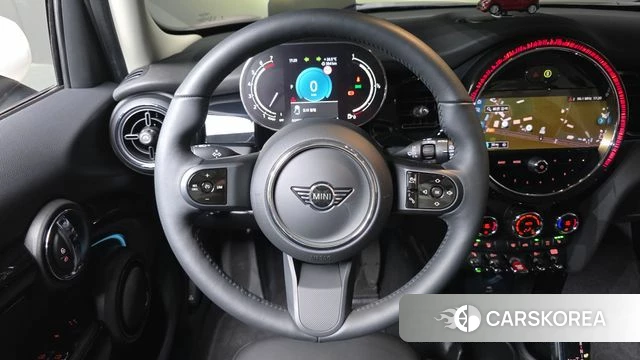 Mini Cooper 2024 Жемчужный цвет из Кореи, фото 6