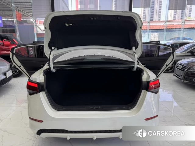 Nissan Xuan Yi 2022 Белый из Китая, фото 6