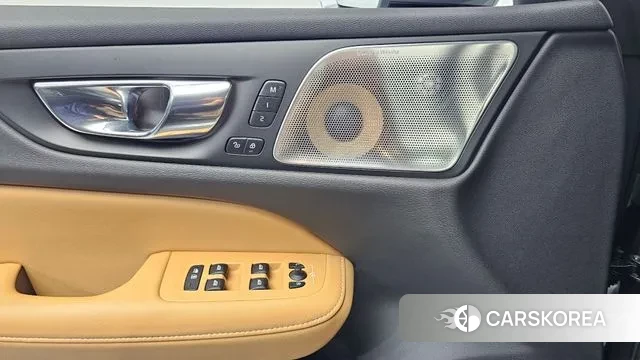 Volvo V60 Cross-Country 2nd Generation 2020 Серый из Кореи, фото 6