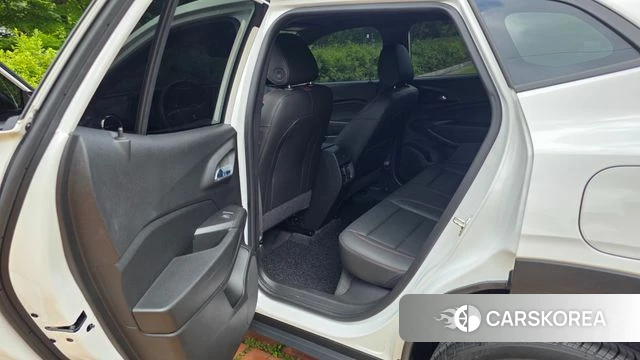 Chevrolet (GM Daewoo) Trax Crossover 2024 Белый из Кореи, фото 6