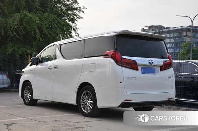 Toyota Elfa 2022 Белый из Китая, фото 6