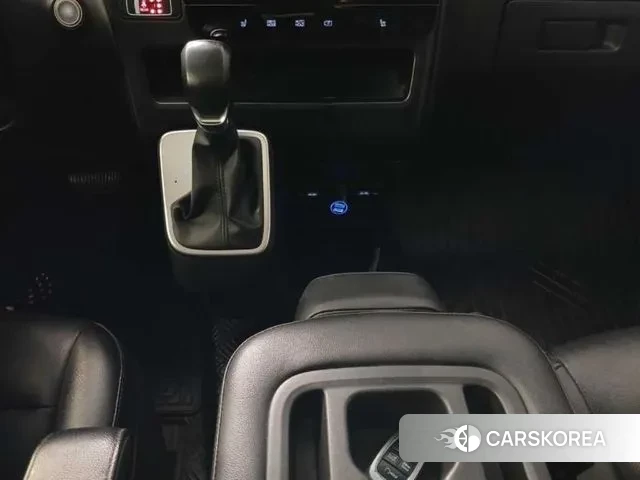 Hyundai Staria 2022 Белый из Кореи, фото 6