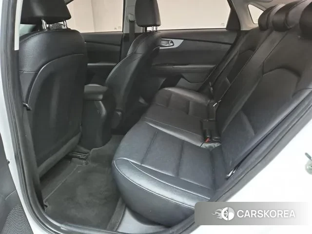 Kia The New K3 2nd generation 2021 Белый из Кореи, фото 6