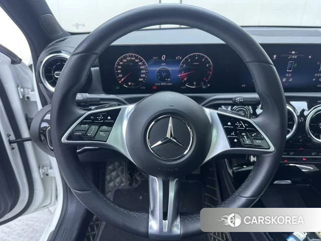 Mercedes-Benz Class A 2023 Белый из Китая, фото 6