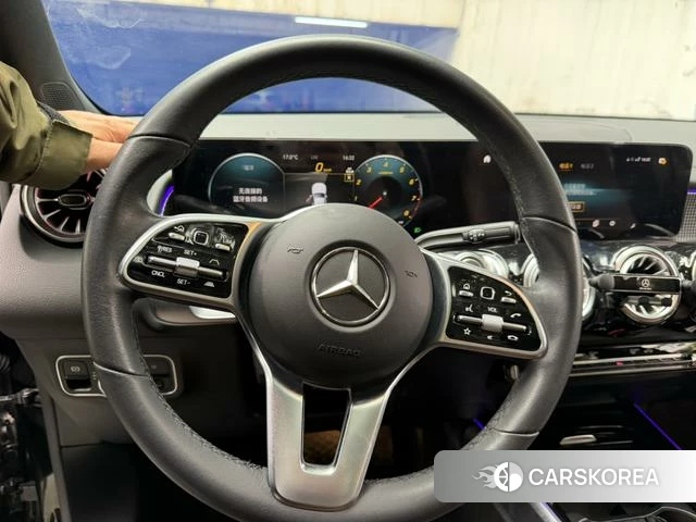 Mercedes-Benz GLB 2023 Черный из Китая, фото 6