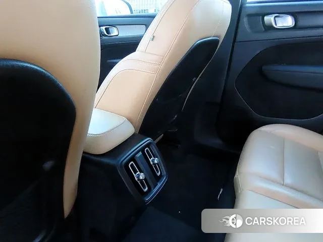 Volvo XC40 2019 Серебряный из Кореи, фото 6
