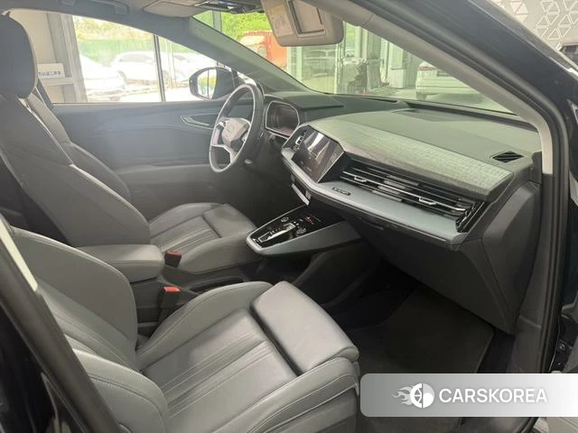 Audi Q5 e-tron 2024 Черный из Китая, фото 6