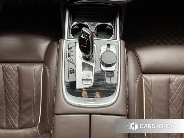 BMW 7 series 2022 Темно-серый из Китая, фото 6