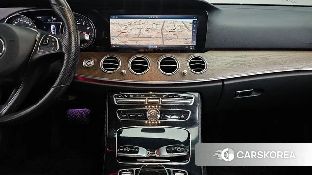 Mercedes-Benz E-Class W213 2018 Черный из Кореи, фото 6