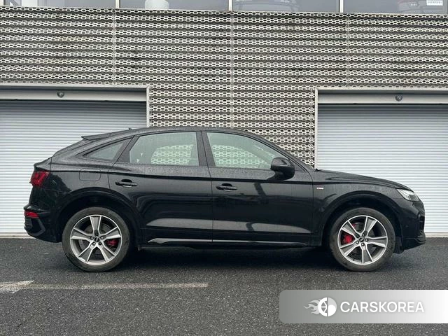 Audi Q5L Sportback 2023 Черный из Китая, фото 6