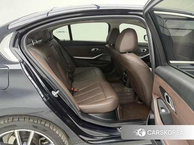 BMW 3 series 2023 Черный из Китая, фото 6