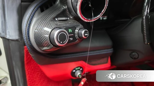 Ferrari F8 Tributo 2020 Белый из Кореи, фото 6