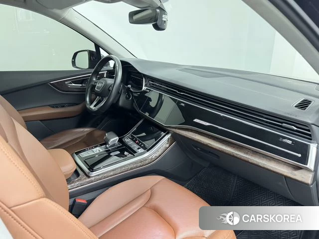 Audi Q7 2021 Черный из Китая, фото 6