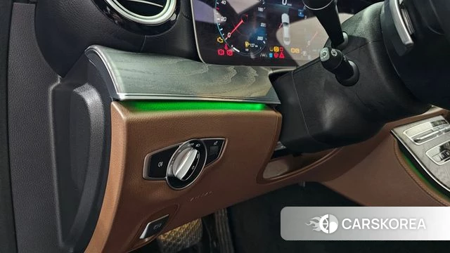 Mercedes-Benz E-Class W213 2022 Серебряный из Кореи, фото 6