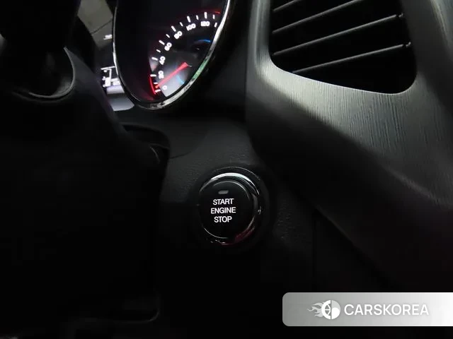 Ssangyong Tivoli Armor 2019 Жемчужный цвет из Кореи, фото 6