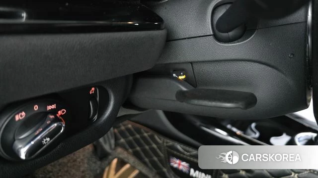 Mini Cooper Clubman 2021 Жемчужный цвет из Кореи, фото 6