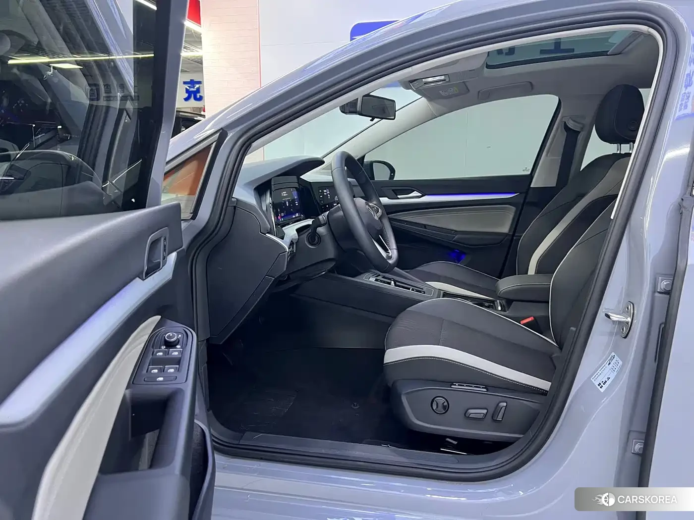 Volkswagen Golf 2023 Silver/gray из Китая, фото 6