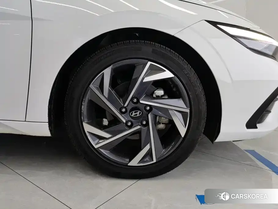 Hyundai Elantra 2024 Белый из Китая, фото 6