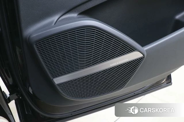Audi Q5L 2022 Черный из Китая, фото 6