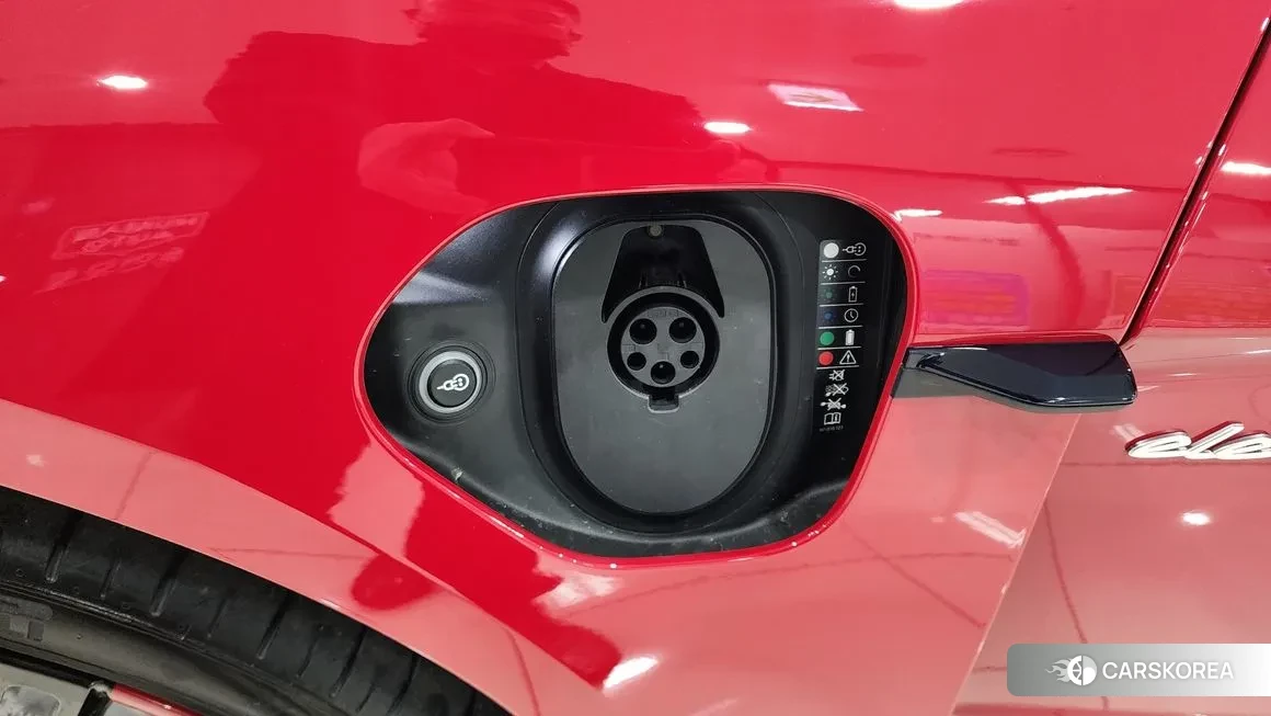 Porsche Taycan 2021 Красный из Кореи, фото 6