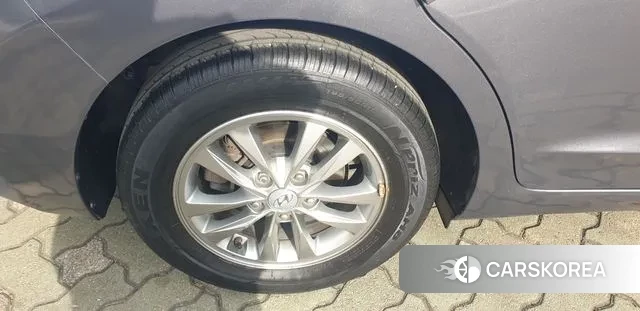 Hyundai The New Avante AD 2019 Серебристо-серый из Кореи, фото 6