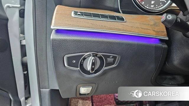 Mercedes-Benz E-Class W213 2019 Серебряный из Кореи, фото 6
