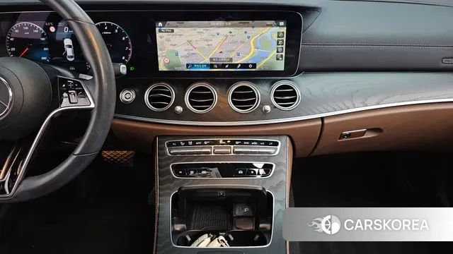 Mercedes-Benz E-Class W213 2023 Белый из Кореи, фото 6