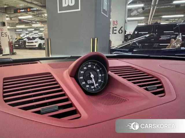 Porsche 911(992) 2024 Цвет галактики из Кореи, фото 6