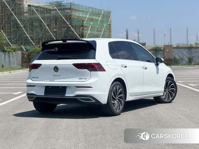 Volkswagen Golf 2024 Белый из Китая, фото 6