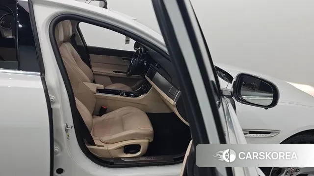 Jaguar XF (X260) 2018 Белый из Кореи, фото 6