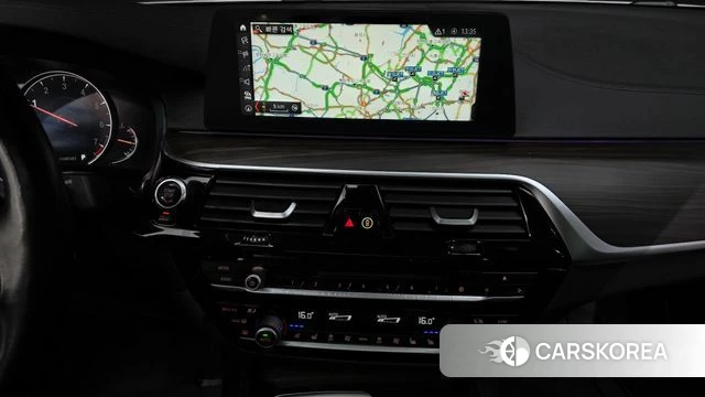 BMW 5 Series (G30) 2018 Черный из Кореи, фото 6