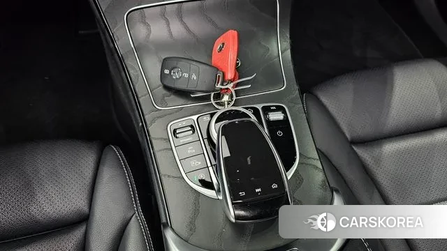 Mercedes-Benz C-Class W205 2019 Белый из Кореи, фото 6