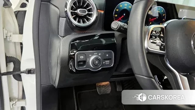 Mercedes-Benz A-Class W177 2021 Белый из Кореи, фото 6