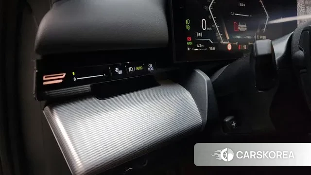 BMW 5 Series (G60) 2024 Белый из Кореи, фото 6