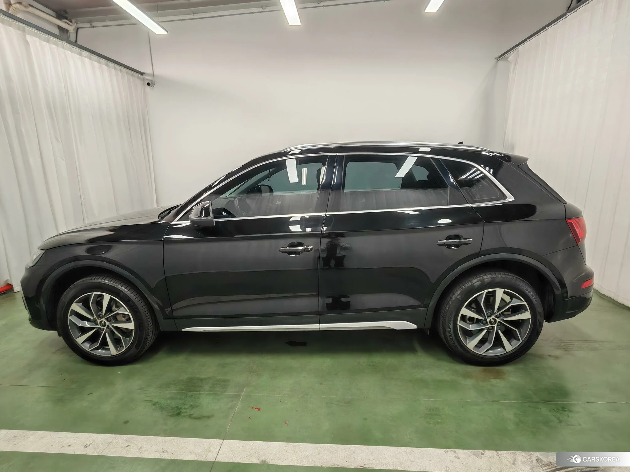 Audi Q5L 2021 Черный из Китая, фото 6