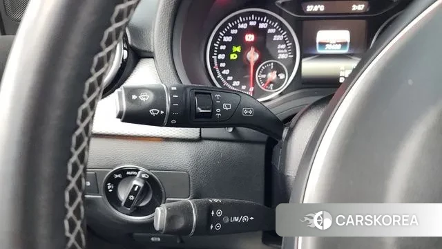 Mercedes-Benz B-Class W246 2018 Белый из Кореи, фото 6