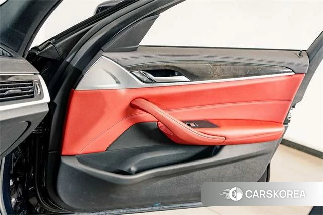 BMW 5 series 2019 Черный из Китая, фото 6