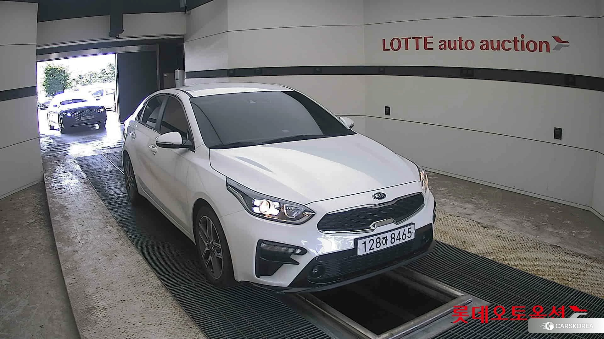 Kia K3 2020 Snow White Pearl из Кореи, фото 6