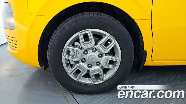 Hyundai Staria 2024 Желтый из Кореи, фото 6