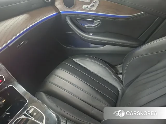 Mercedes-Benz E-Class W213 2019 Черный из Кореи, фото 6