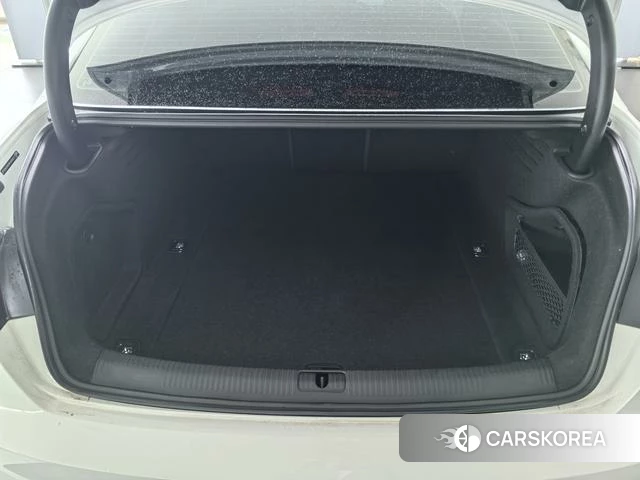 Audi A4L 2024 Белый из Китая, фото 6