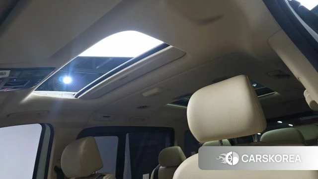 Hyundai Staria 2024 Белый из Кореи, фото 6