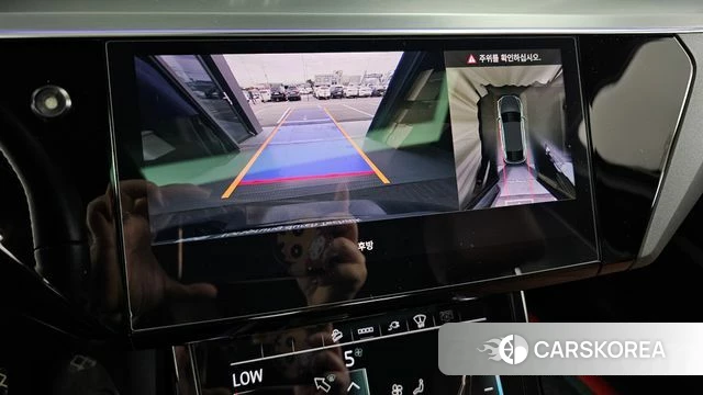 Audi e-Tron 2021 Черный из Кореи, фото 6