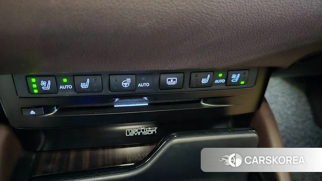 Lexus ES300h 7th generation 2018 Серебристо-серый из Кореи, фото 6