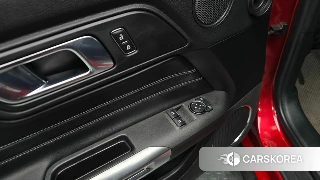 Ford Mustang 2023 Красный из Кореи, фото 6