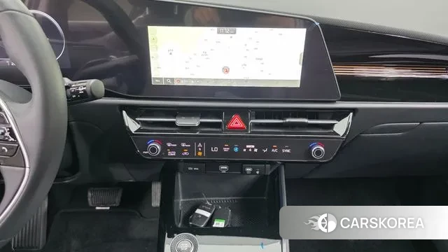 Kia Di Ol Nu Niro 2024 Белый из Кореи, фото 6